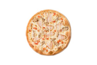 Geleneksel İtalyan pizza menü için beyaz arka plan üzerinde izole jambon, domates ve peynir soslu