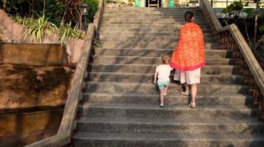 KO SAMUI, THAILAND - 26 Şubat 2020 Wat Khao Hua Jook, Golden Temple pagoda, koh Samui, Tayland 