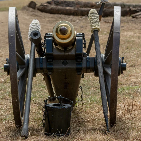 Американская Гражданская Война Маленькая Пушка Траве Вид Фронта — стоковое фото