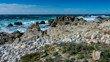 Pebble Beach, Monterey, Kaliforniya, ABD, yakınındaki okyanus 17 mil sürücü rotasındaki 2018 Kış manzarası