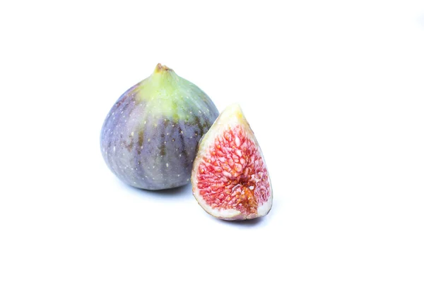 Kırpma yolu ile beyaz arkaplanda izole taze incir