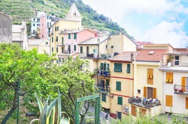 Manarola Cinque Terre İtalya, 01 Haziran 2018: geleneksel Manarola köyün Cinque Terre İtalya manzara. Editoryal kullanım.