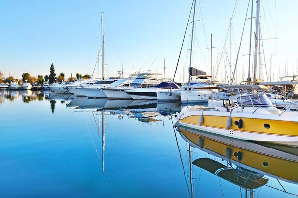 Reflexiones Del Barco Mar Alimos Marina Attica Grecia Yates Griegos — Foto de Stock