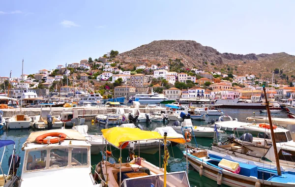 Krajobraz Hydra Island Sarońską Grecja Tradycyjne Rybackie Łodzie Mały Port — Zdjęcie stockowe