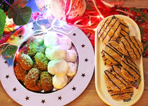 Traditionella Julkakor Grekiska Melomakarona Och Kourabies Bordet Festlig Jul Hem — Stockfoto