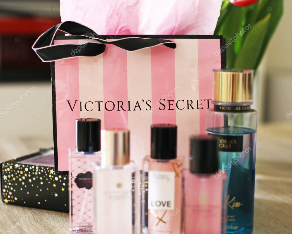 Atene Grecia Gennaio 2019 Victoria's Secret Perfum Bottles