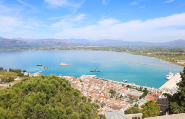 Nafplio kasaba Argolis Yunanistan manzara - drone görünümü - Yunan ünlü hedef
