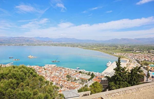 ナフプリオの町アルゴリスギリシャの風景 ドローンビュー ギリシャの有名な目的地 — ストック写真