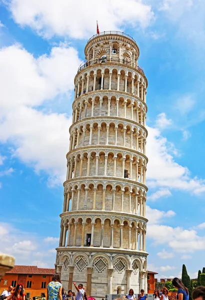 Pisa Talya Haziran 2018 Pisa Talya Nın Eğimli Kulesi Turistlerle — Stok fotoğraf