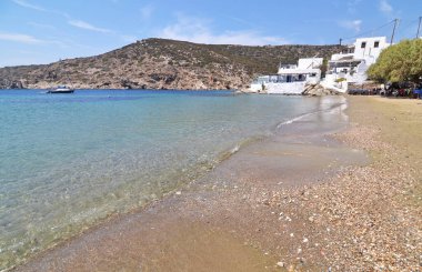 Sifnos adasındaki sahil manzarası Kiklad Yunanistan