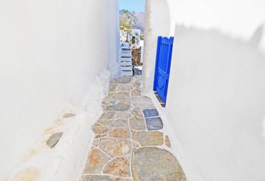 Sokak fotoğrafçılığı od Sifnos Adası Kiklad Yunanistan - Yunan yaz mevsimi