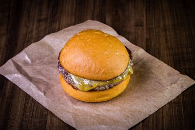 Zanaat sığır eti burger 