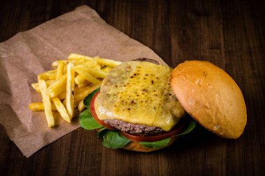 Zanaat sığır eti burger 