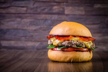 Zanaat sığır eti burger 