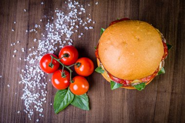 Zanaat sığır eti burger 