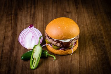Zanaat sığır eti burger 