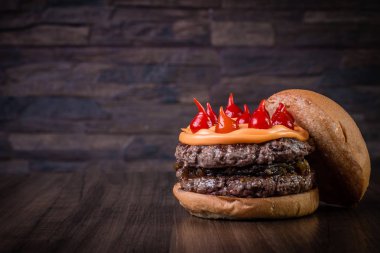 Çift zanaat sığır burger 