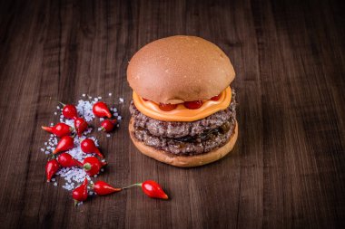 Çift zanaat sığır burger 