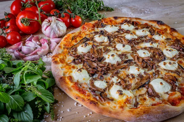 Shimeji Grzyb Ser Śmietankowy Pizza Składniki Gotowania Pomidory Bazylia Czosnek — Zdjęcie stockowe