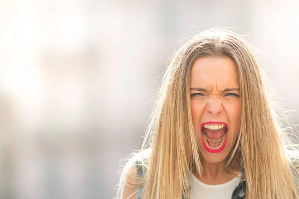 Angry Screaming Young Woman Caucasian Woman Opened Mouth — Stock Photo, Image