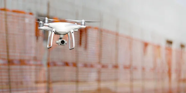 Drone Moderno Voando Livre — Fotografia de Stock