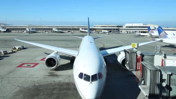 サンフランシスコ空港 飛行機とタイムラプス ビデオ — ストック動画