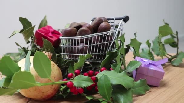 Video Van Winter Decoraties Geschenken Tafel Geschenken Vakken Met Bogen — Stockvideo