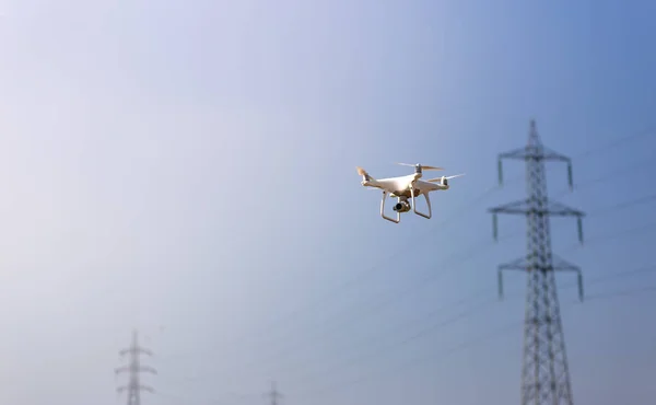 Quadcopter Drone Uçuş Teknoloji Güvenlik Kavramları Yardımcı Programı Direkleri — Stok fotoğraf