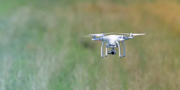 Quadcopter Drone Repülő Technológia Megfigyelés Fogalma — Stock Fotó