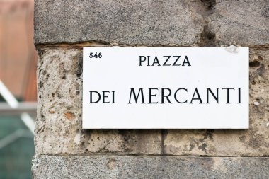 Piazza dei Mercanti ünlü meydanım Milano, İtalya