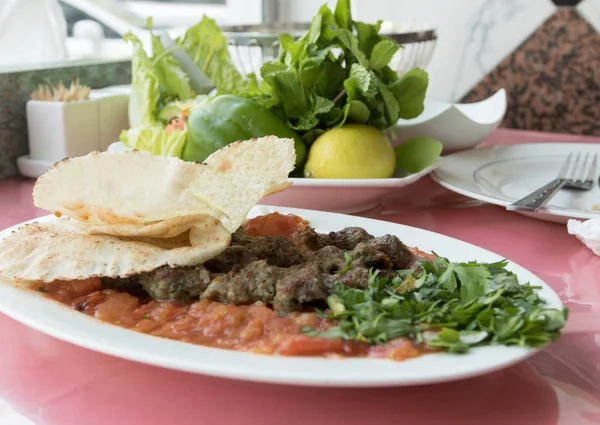 Kebab Libanés Original Con Tomates — Foto de Stock