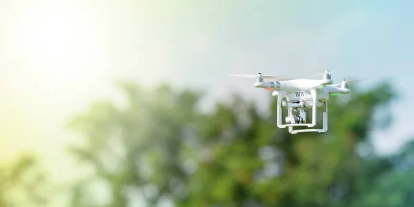 Τετράγωνο Ελικόπτερο Drone Πετώντας Έννοιες Τεχνολογία Και Επιτήρησης — Φωτογραφία Αρχείου