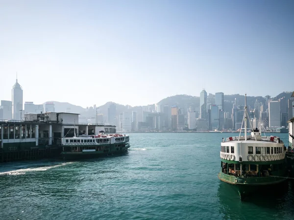 Hong Kong gyönyörű Skyline, a természet és a modern életmód togethe — Stock Fotó