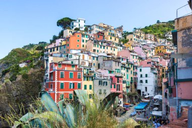 Cinque Terre, Liguria'da bir kıyı bölgesidir.