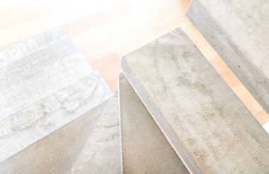 Minimal ve modern ev iç, beton blok merdiven ile