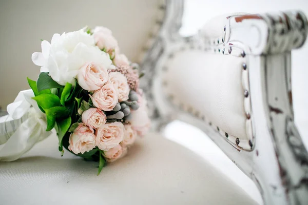 Esküvői csokor virággal — Stock Fotó