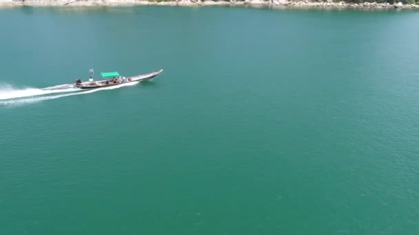 항공기 영상입니다 섬입니다 비디오입니다 보트는 바다에 태국에 아름다움 풍경입니다 비디오입니다 — 비디오