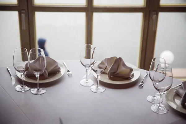 Tables ensemble pour une réception de fête ou de mariage. — Photo