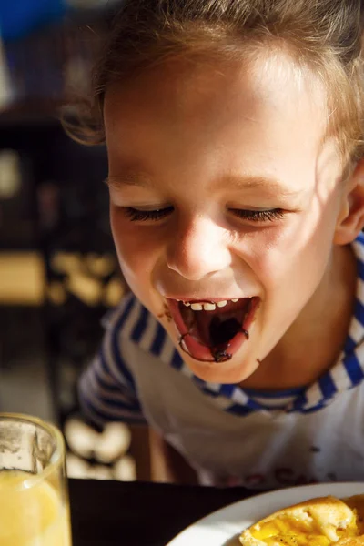 Little boy is on the breakfast in Thailand — Stock Photo, Image