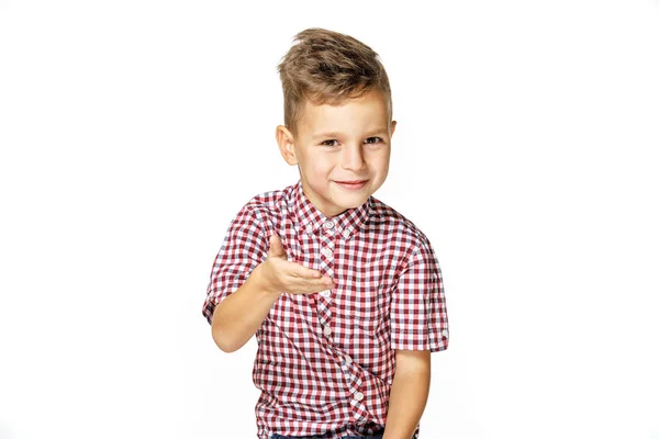 Bel ragazzo in camicia su sfondo bianco — Foto Stock