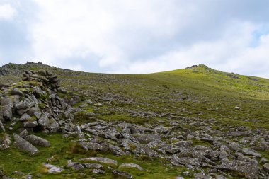 Çevresi belstone Tor Dartmoor Milli Parkı'nda, Devon, İngiltere