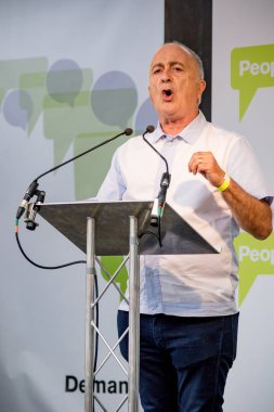 Londra, İngiltere, 23 Haziran 2018:-aktör Sir Tony Robinson konuşuyor, İngiltere'de Brexit anlaşma bir halk oy için Mart