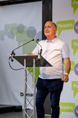 Londra, İngiltere, 23 Haziran 2018:-aktör Sir Tony Robinson konuşuyor, İngiltere'de Brexit anlaşma bir halk oy için Mart