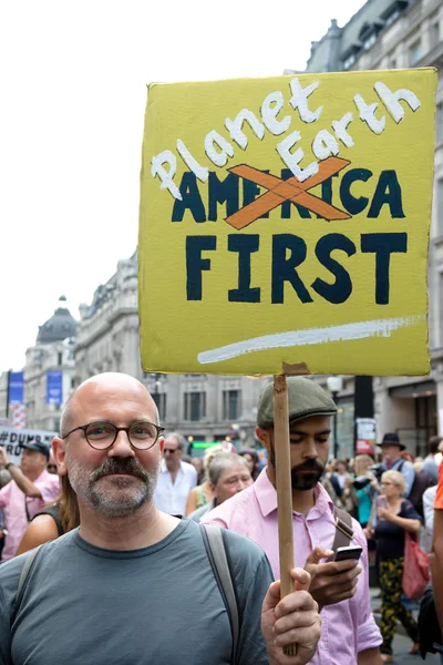 London Verenigd Koninkrijk Juli 2018 Placards Gedragen Door Donald Trump — Stockfoto