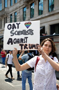 London, Büyük Britanya, 13 Temmuz 2018:Placards Londra'nın merkezinde yürüyen Donald Trump protestocular anti yapılır