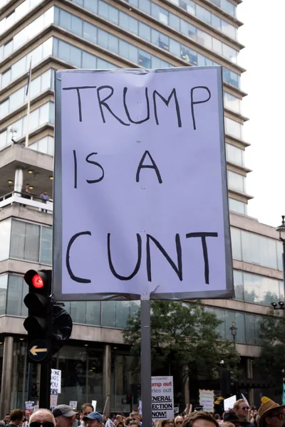 Лондон Великобритания Июля 2018 Года Плакаты Маршируют Протестующие Против Дональда — стоковое фото