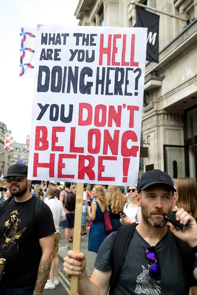 2018 Placards 런던에 도널드 트럼프 시위대 안티에 — 스톡 사진