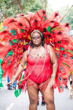 London, Büyük Britanya, 27th Ağustos 2018:-katılımcılar alın kısmı Batı Londra'da, Avrupa'nın en büyük sokak partisi Nottinghill Carival.