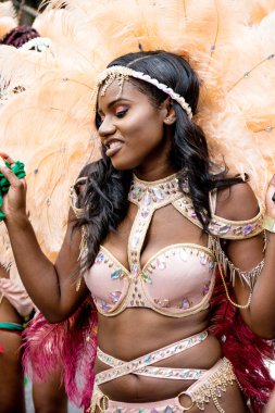 London, Büyük Britanya, 27th Ağustos 2018:-katılımcılar alın kısmı Batı Londra'da, Avrupa'nın en büyük sokak partisi Nottinghill Carival.