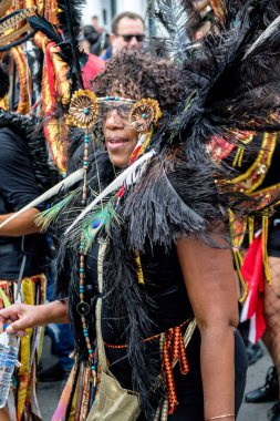 London, Büyük Britanya, 27th Ağustos 2018:-katılımcılar alın kısmı Batı Londra'da, Avrupa'nın en büyük sokak partisi Nottinghill Carival.